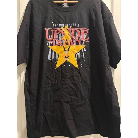 The World Turned Upside Down T-shirt size 2XL - Picture 1 of 2